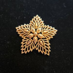 Trifari Vintage Gold Star or Snowflake Brooch Pin